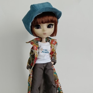 Completo lungo con cappotto floreale, Pullip, berretto blu, Obitsu 27 cm