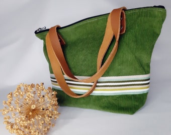 Sac à main forme cabas velours milleraies vert