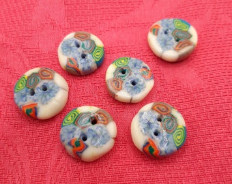 Petits boutons fleurs et spirales multicolores,  relooking layette,  chemisier.. lot de 6.