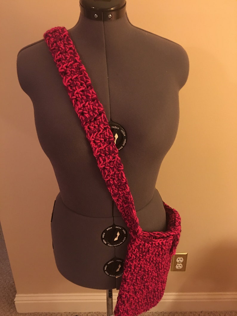 Crochet shoulder bag image 2