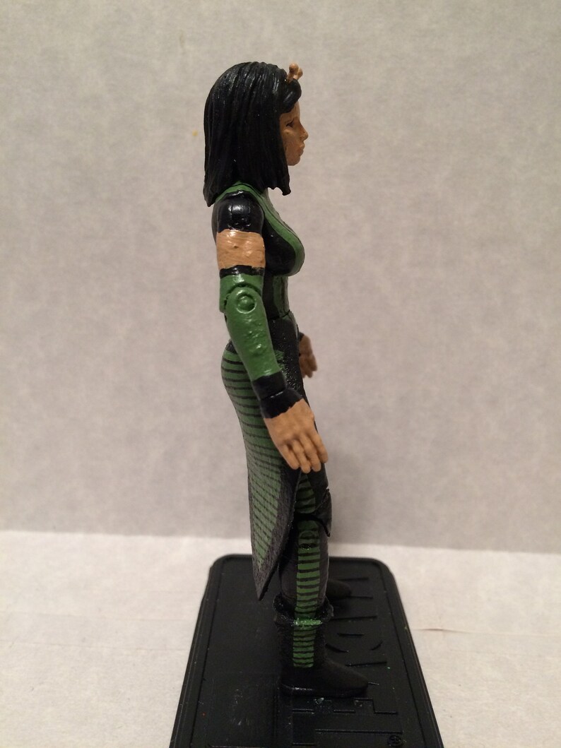 mantis build a figure