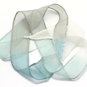 1pc - Hand-dyed Silk Ribbon Necklace 85 x 2.5cm White Gray Peacock Blue (ref SOIE138) 4558550003041