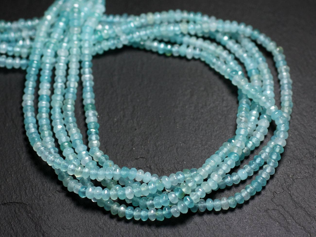 Lot De Perles En Pierre De Jade - Boules 6mm - Couleurs Bleu Vert Turquoise - Environ 62 Pièces