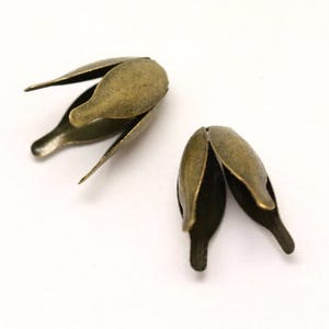 30pc - Findings Cones Cups Metal Bronze Corolla Flower Tulip 13x8mm - 8741140001824