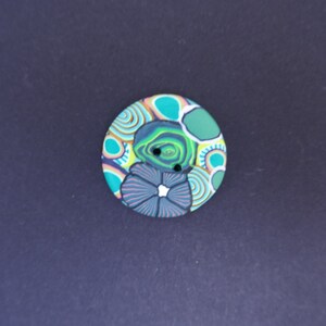 Boutons verts artisanaux, plusieurs formes et dimensions au choix rond 2 cm=0.78"