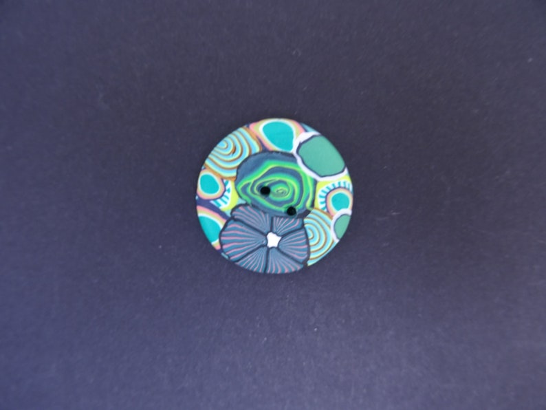 Boutons verts artisanaux, plusieurs formes et dimensions au choix rond 2 cm=0.78"