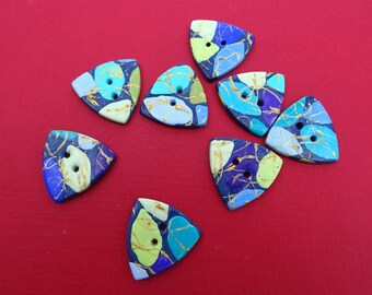 Boutons fantaisie bleus en forme de triangle  -3 cm (1.18") - lots de 2, faits à la main