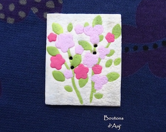 Grand bouton : branche fleurie- bouton artisanal- 5 cm x 4 cm- bouton en pâte polymère