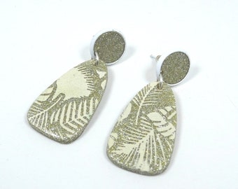 4.3 cm leaf shape original and unique jewel very light polymer clay Black and white earrings
