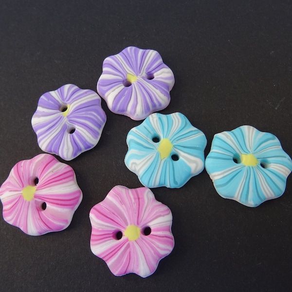 Flower sewing buttons, sets of 6) 2 cm (=0.78"), handmade, machine washable