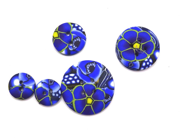 Boutons bleus à motifs plusieurs dimensions au choix faits à la main image 3