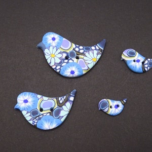 Boutons oiseaux bleu à motifs, 4 dimensions au choix, faits à la main image 2