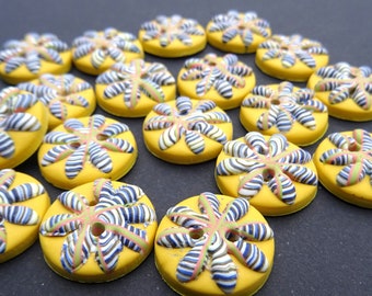 Fancy yellow flower sewing buttons, 2 cm (0.78"), packs of 4 or 5