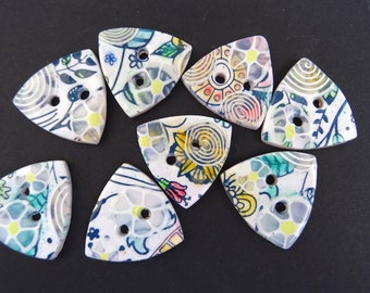 3 cm triangle-shaped sewing buttons with large holes, painted and colored patterns, handmade,