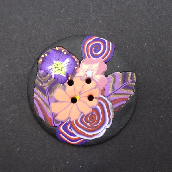 Bouton de couture fantaisie à fleurs sur fond noir 4 cm (1.57")