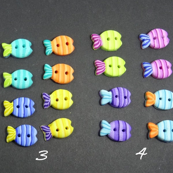 Boutons petits poissons multicolores 1.7 cm, lot de 8, pour bébés ou petits garçons