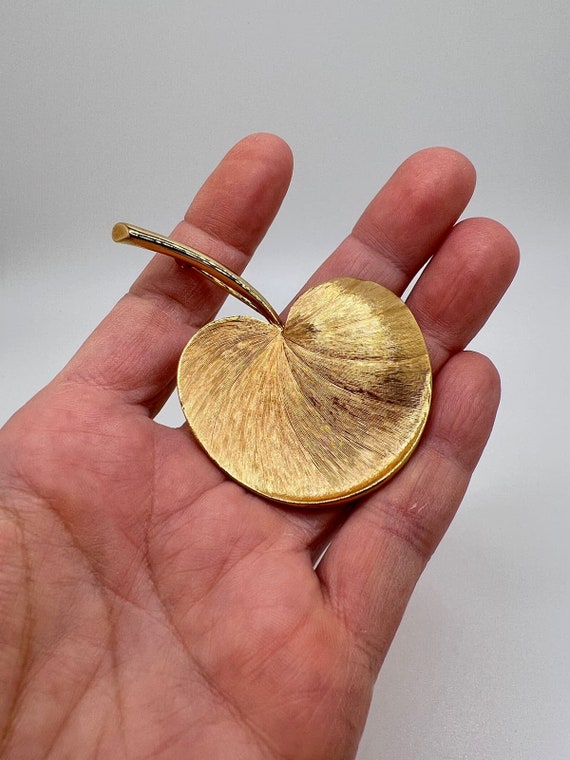 Vintage Pastelli Lily Pad Brooch Brushed Gold Ton… - image 7