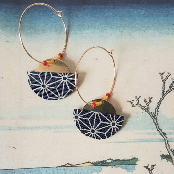 Créoles demi-lune Etoile du Japon, dorées or fin 24K, bleu ou rouge,  perles miyuki, tissu traditionnel du Japon, fait main