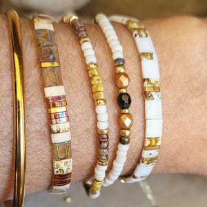 Tila Miyuki Armbänder für Damen, weiß, gold, kupferfarben, irisierend, Rocailles-Armband, verstellbares Kordel- oder Kettenarmband, quadratische Perle.