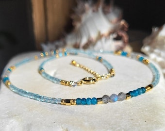 Delicado collar de pequeños cubos de topacio azul con cuentas de apatita y labradorita, piedras naturales, piedras semipreciosas, gemas AA.