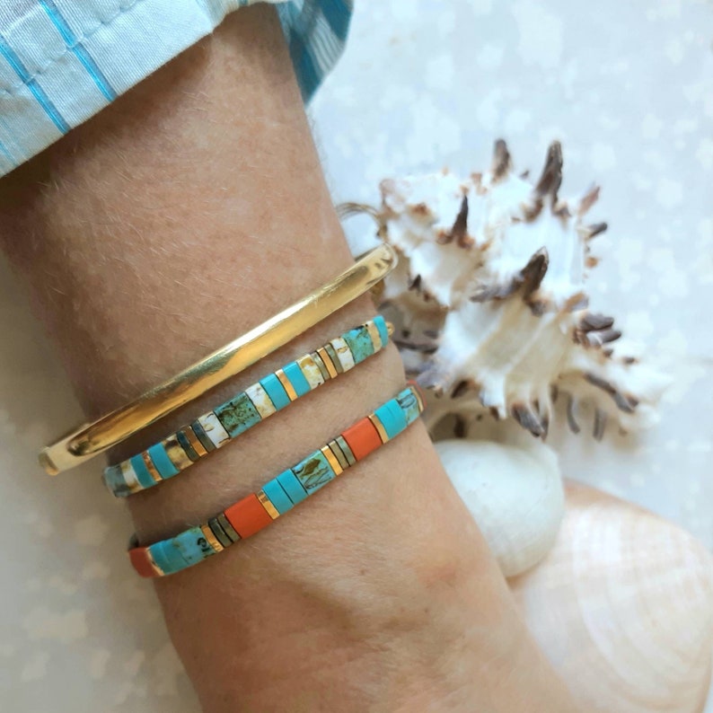 Bracelet en perle Japonais Miyuki Tila corail, turquoise et dorés 24K, bracelet tendance boho bohème, cadeau, macramé ajustable. image 1