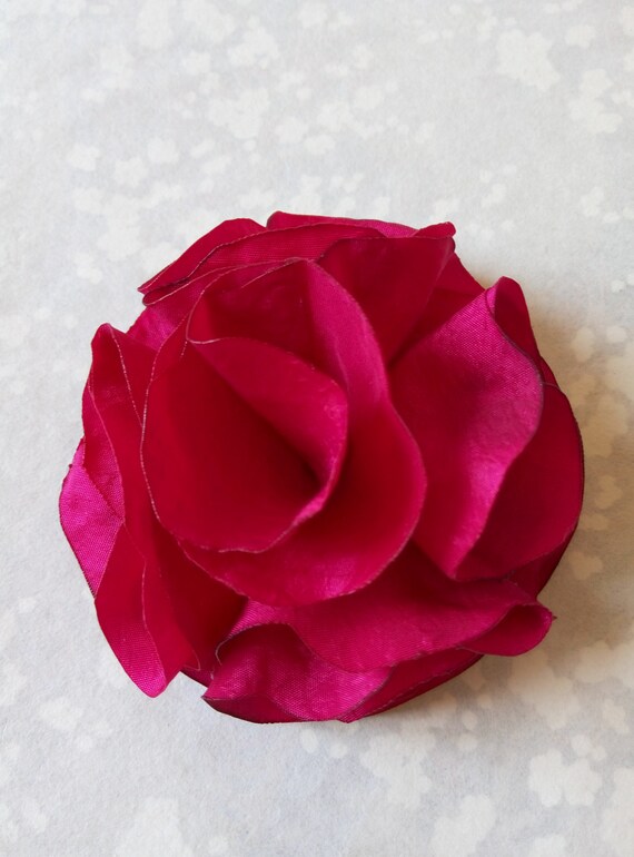 Barrette Ou Broche Fleur Rouge Coquelicot En Tissu Taffetas Pince à Cheveux Accessoire Coiffure Mariage Cérémonie Fait Main