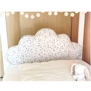 Coussin nuage pour tête de lit à motif étoiles au choix, largeur en 60, 70, 80 ou 90cm