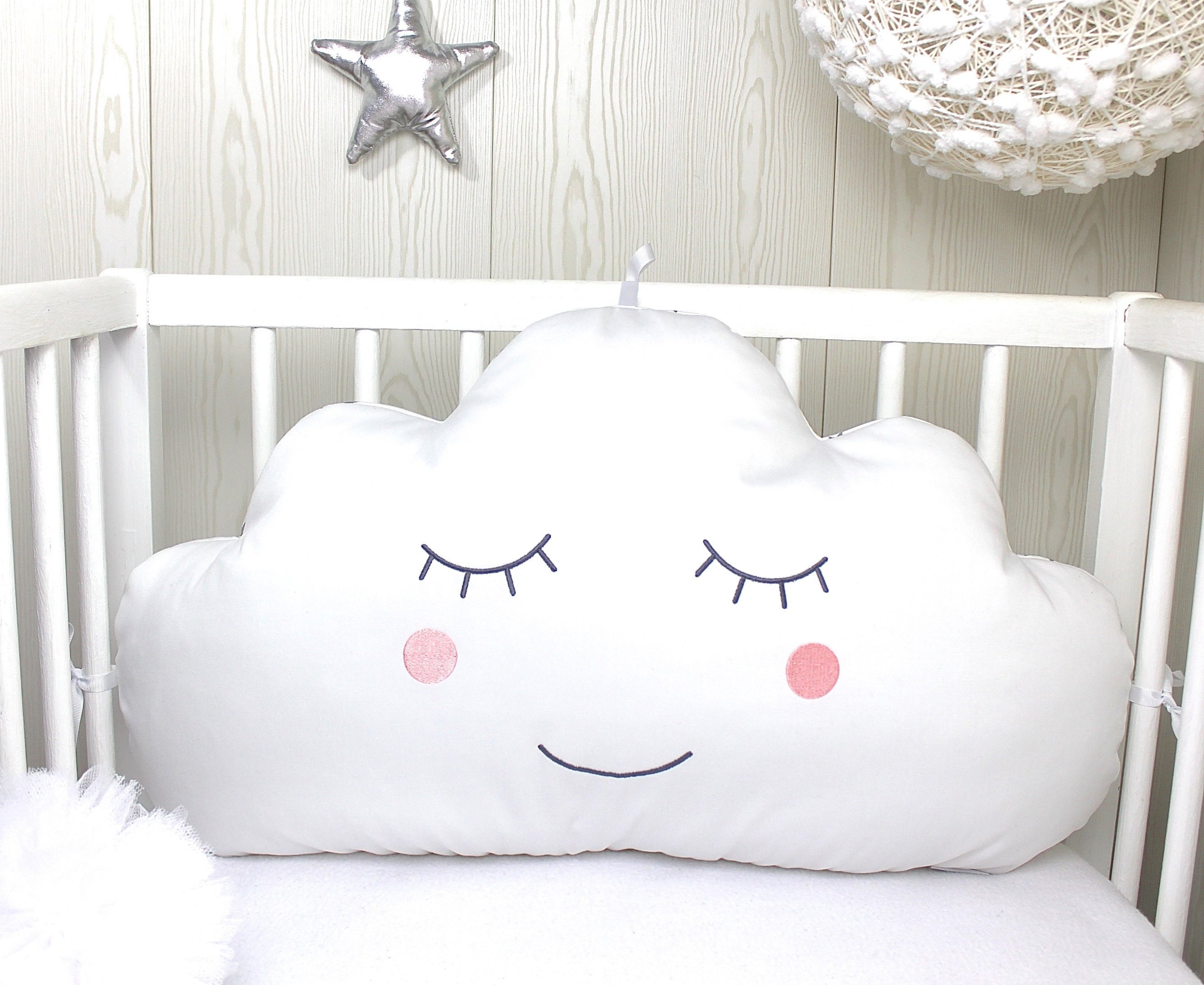 Coussin Nuage Brodé avec Un Visage , Blanc