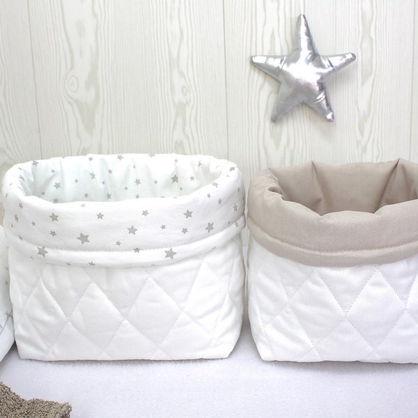 Duo de panières en tissu matelassé, blanc et beige, assorti à l'ensemble étoiles grèges