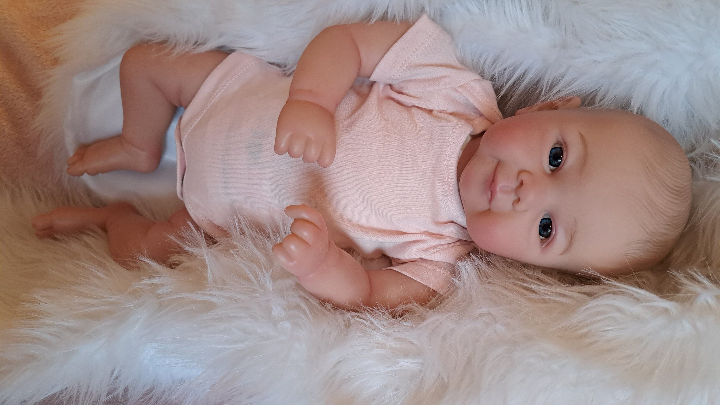 Amyove 60cm Full Body Silicone Reborn Dolls With Long Hair Toddler