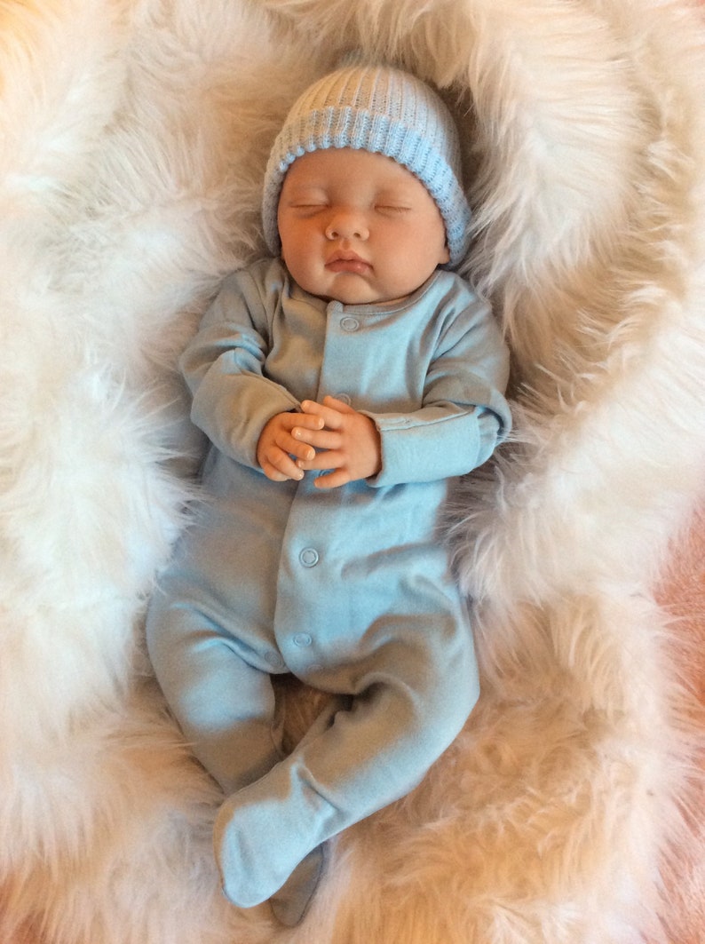 VENTE Royaume-Uni Reborn Baby Doll 19 pouces pour bébé fille ou garçon endormi, peau tachetée réaliste, tétine magnétique adaptée aux enfants image 1