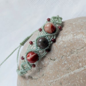 Micro macrame bracelet