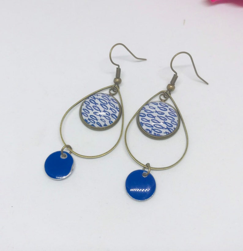 Blue fish drops