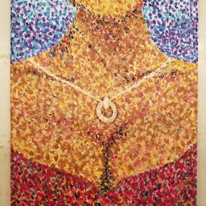 Puede incluir: Pintura abstracta de estilo puntillista. La obra representa un torso con un collar, en tonos dorados, rojos y azules. El collar tiene un colgante circular. La pintura está firmada en la esquina inferior derecha. La obra es sobre lienzo.