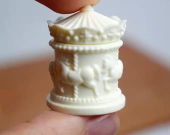 Miniatyr picknickmatlåda: Dockhustillbehör i skala 1/6