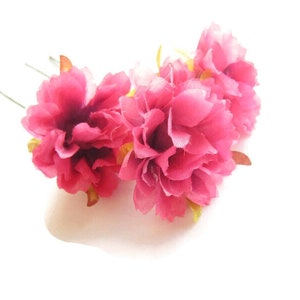 3 oeillets fuchsias soie artificielle 3 cm,fleurs sur tiges,fleurs scrapbooking,fleurs pour couronnes,fleurs artificielles,fleurs cheveux image 1