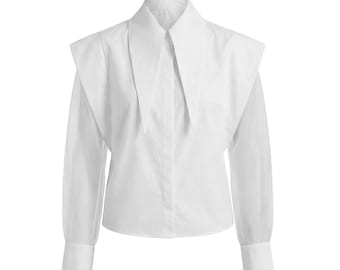 Camisa Blanca de manga larga con cuello largo y organza