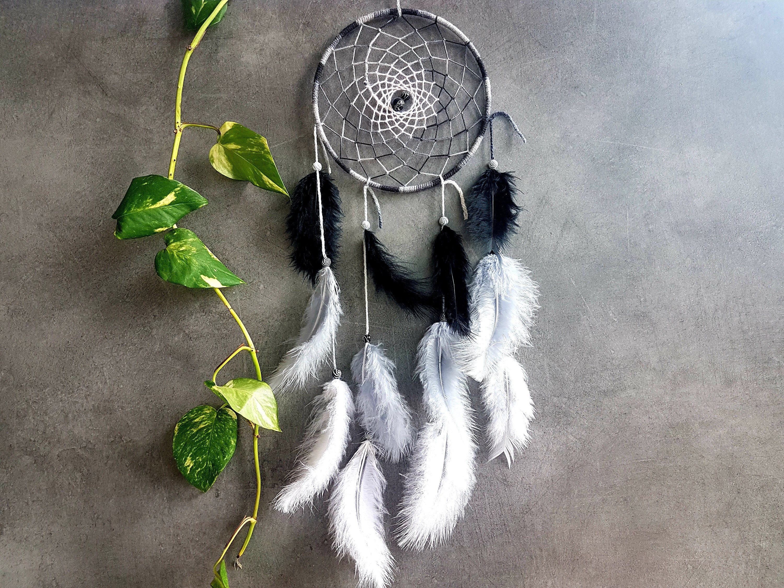 Attrape Rêves, Fait Main, Dreamcatcher, Noir Gris et Blanc,/Taille Réelle 45 cm