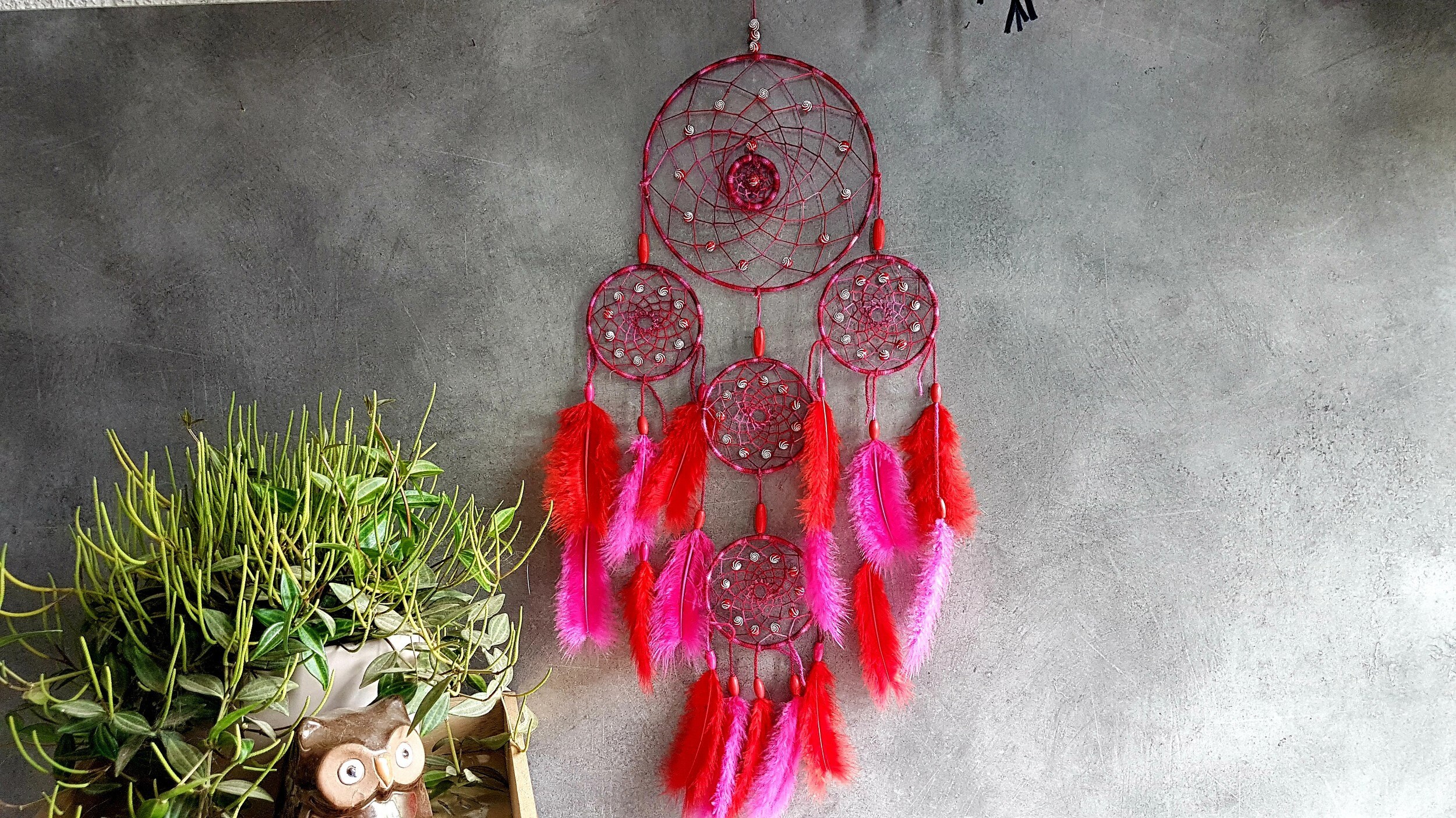 Attrape Rêves, Fait Main, Dreamcatcher, Rouge et Rose Fuchsia, Décor Mural/Taille Réelle 60 cm