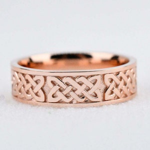 Forever Love Celtic Knot wedding band solid rose gold yellow gold white gold men&#39;s wedding ring