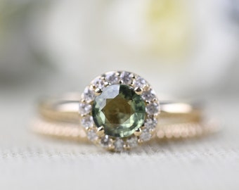 Vintage Modern Beauty, Natural Green Sapphire Engagement ring white diamond solid 14k yellow gold ring
