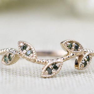Vintage green Diamond Ivy leaf ring, 14k yellow gold  laurel leaves wedding band