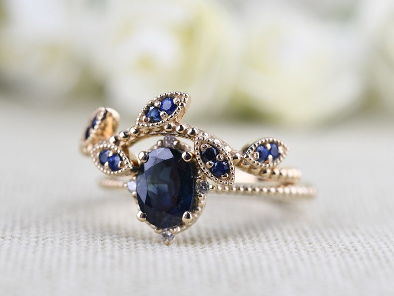 Blue Sapphire Vintage Engagement Ring Oval Sapphire ,white Diamond , Solid 14k Yellow Gold Bridal Set image 3