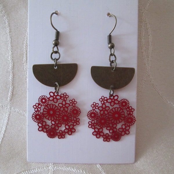 Boucles d'oreilles en métal bronze et estampe fleur rouge