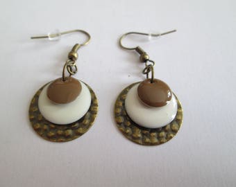 CREAM EARRINGS