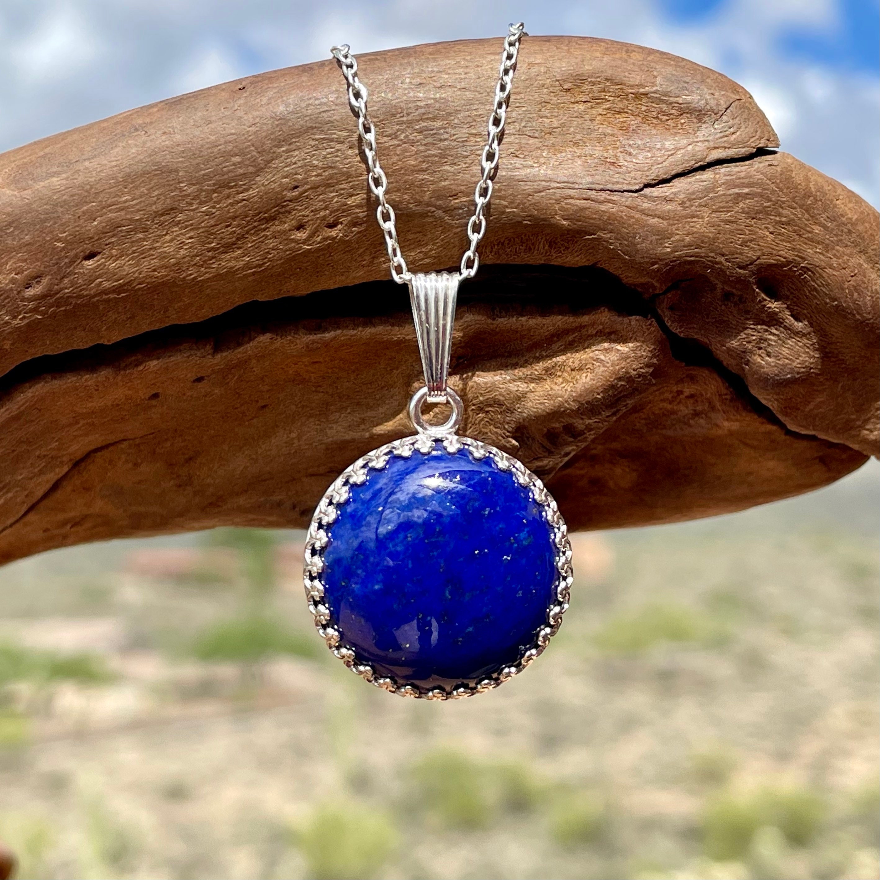 Lapis LazuLiです！ The Most Affordable Lapis Lazuli Dial Watch | Watchdives
