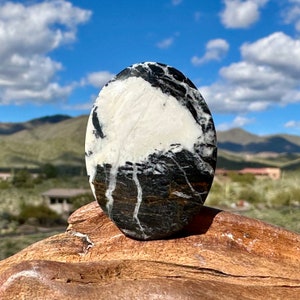 Large White Buffalo Cabochon, 39.7 x 30.0 mm Nevada Black and White Gemstone, Oval Cabochon Stones for Jewelry Making, 50.6 carats image 4