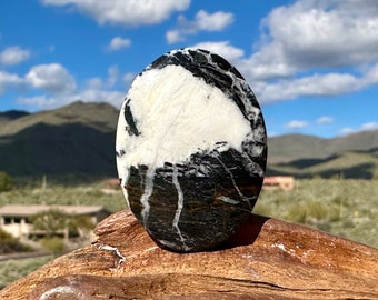 Large White Buffalo Cabochon, 39.7 x 30.0 mm Nevada Black and White Gemstone, Oval Cabochon Stones for Jewelry Making, 50.6 carats