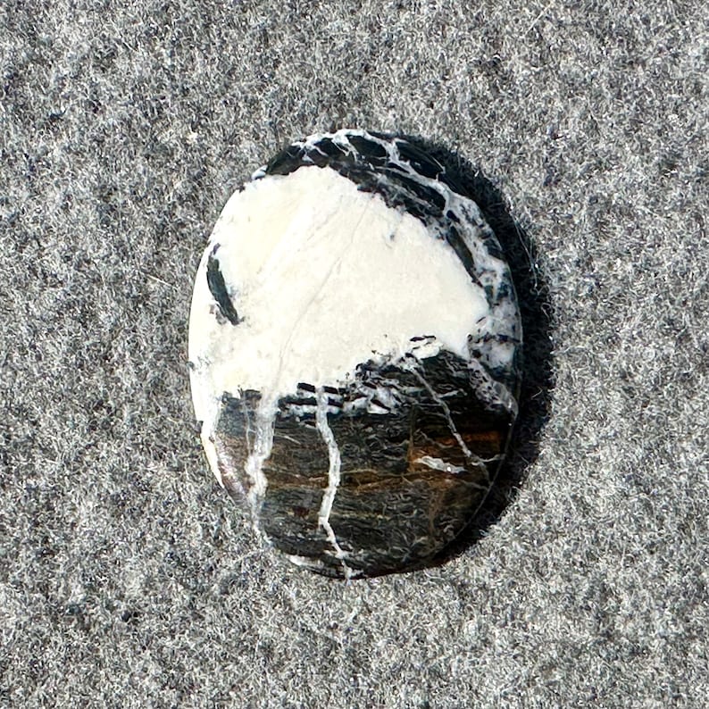 Large White Buffalo Cabochon, 39.7 x 30.0 mm Nevada Black and White Gemstone, Oval Cabochon Stones for Jewelry Making, 50.6 carats image 2