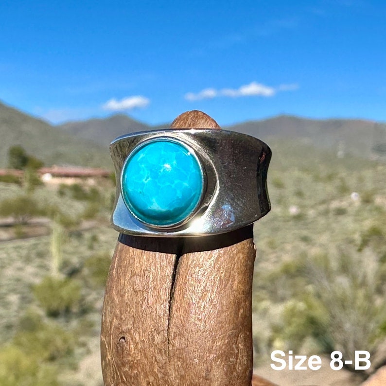 Modern Turquoise Ring with 10mm Kingman Turquoise Gemstone, Sterling Silver Jewelry, 30th Birthday Gift for Friend, Size 7 or 8 image 2